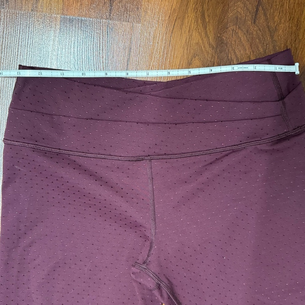 Lululemon Burgundy Dot Crop Leggings Size 4 - Picture 5 of 5